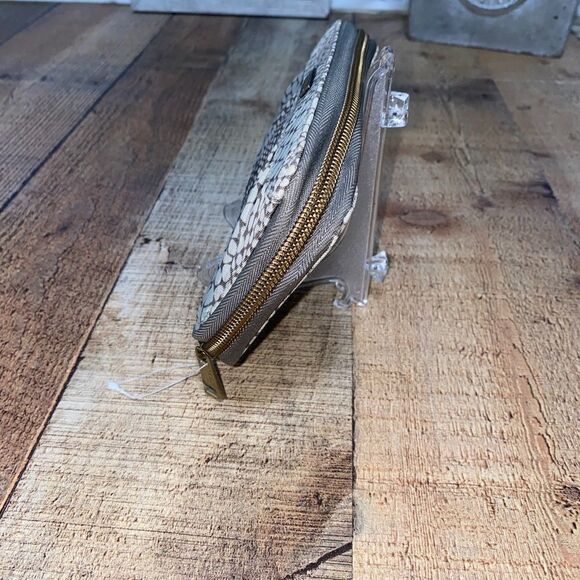 Women's XSDepot Travelon Rfid Blocking Pleated Wallet - Picture 3 of 9